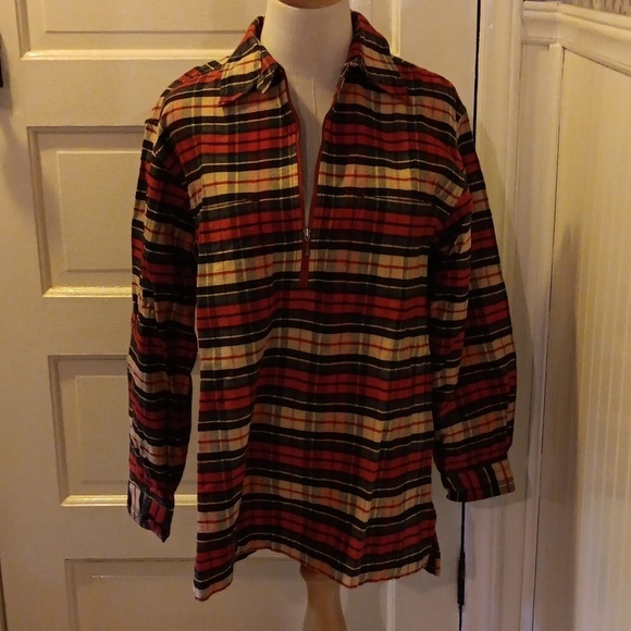 Eddie Bauer small plaid woman's flannel shirt - Picture 1 of 3